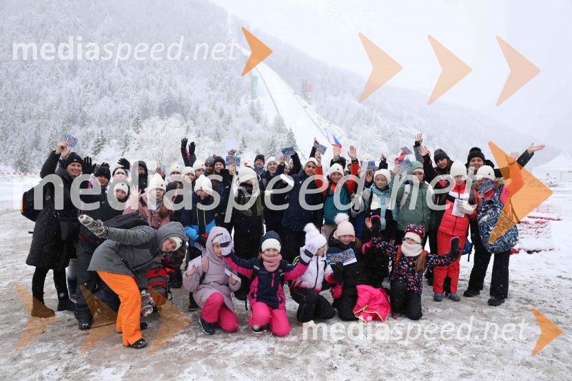 Navijaško prizorišče v Planici ogreli Otroci Triglava