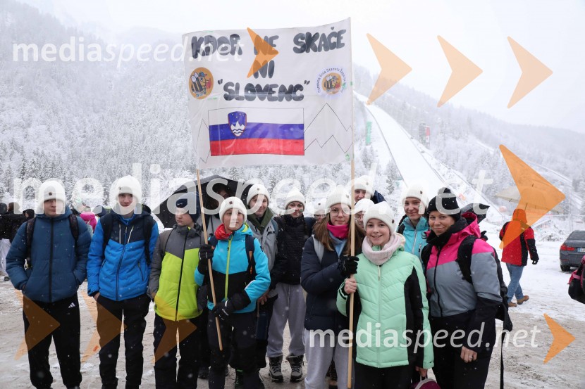Navijaško prizorišče v Planici ogreli Otroci Triglava