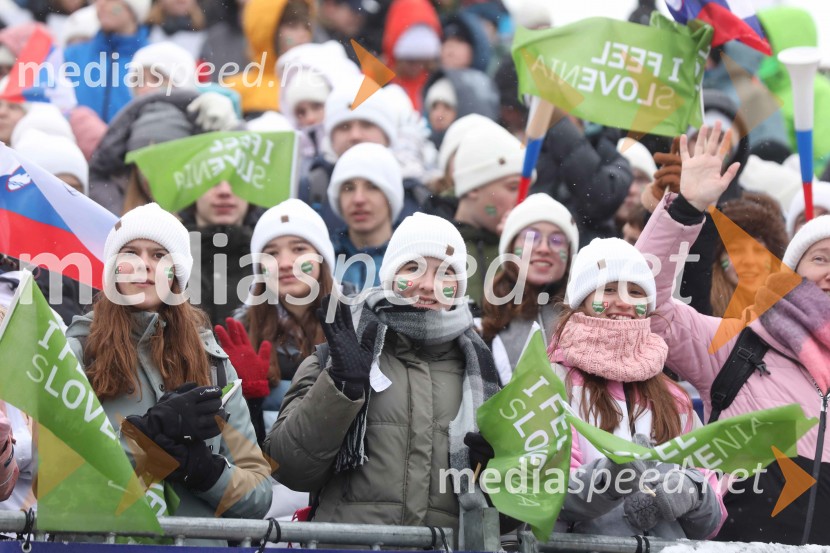 Navijaško prizorišče v Planici ogreli Otroci Triglava