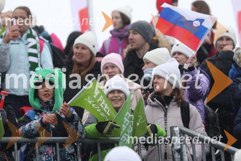 Navijaško prizorišče v Planici ogreli Otroci Triglava