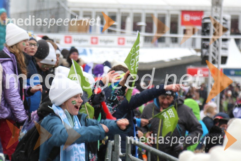 Navijaško prizorišče v Planici ogreli Otroci Triglava