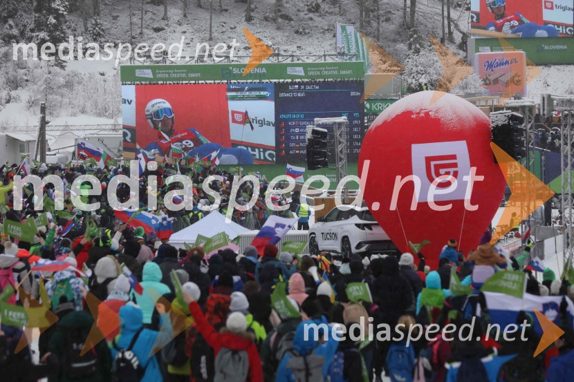 Navijaško prizorišče v Planici ogreli Otroci Triglava