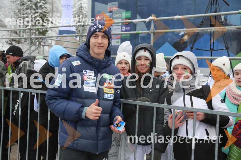 Navijaško prizorišče v Planici ogreli Otroci Triglava