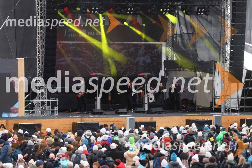 Navijaško prizorišče v Planici ogreli Otroci Triglava