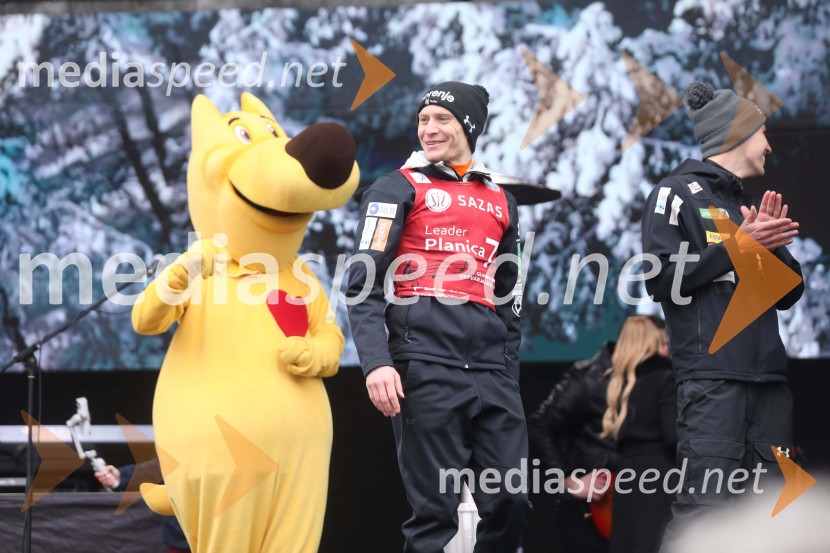 Navijaško prizorišče v Planici ogreli Otroci Triglava