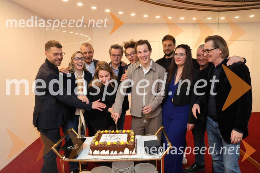 Kakšno ime pa je to, premiera, SNG Maribor