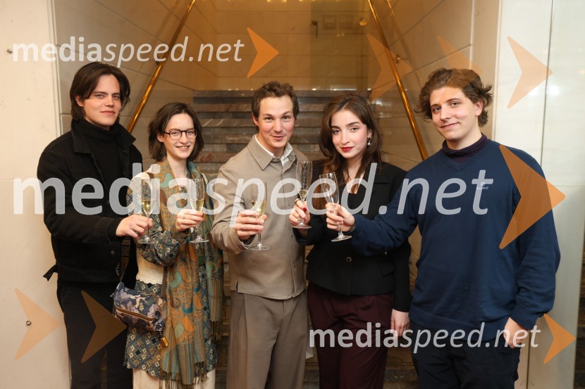 Kakšno ime pa je to, premiera, SNG Maribor