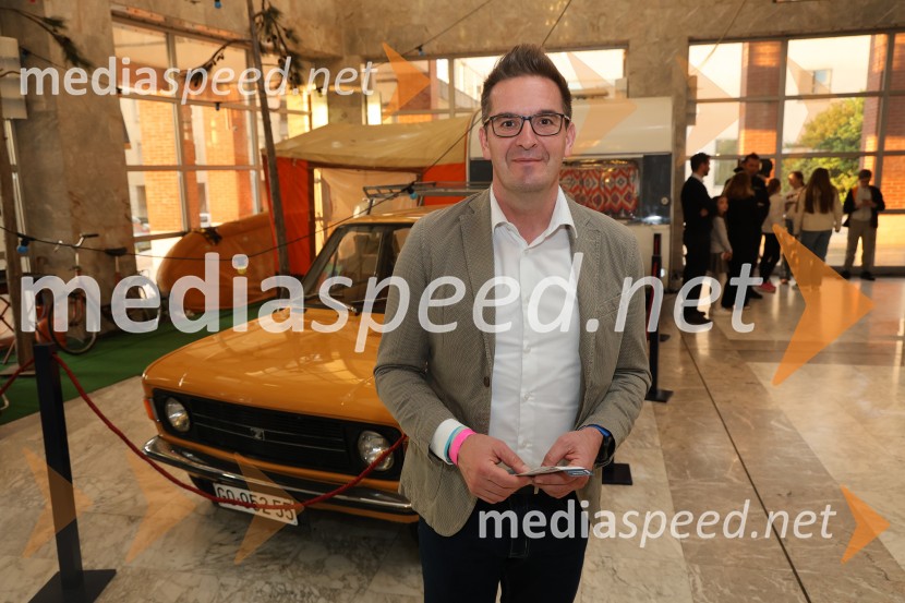 Kekec proti kekcu, premiera SNG Nova Gorica