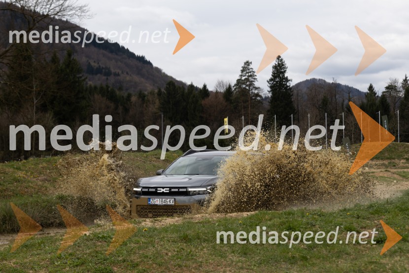 Dacia dan v znamenju terenskih izzivov in testnih voženj