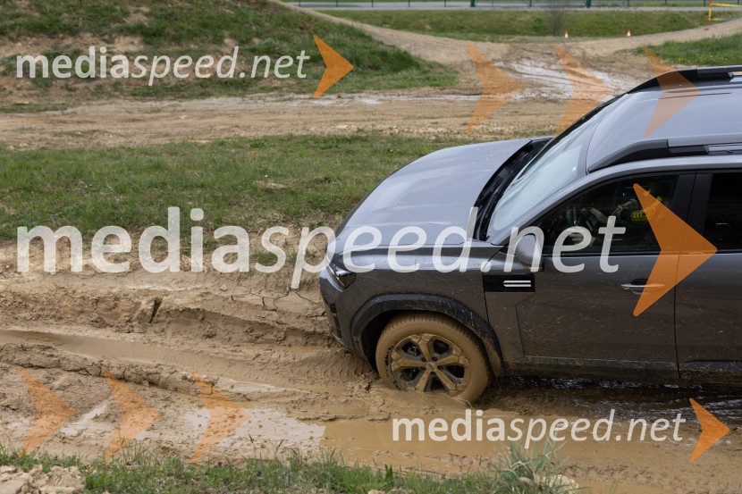 Dacia dan v znamenju terenskih izzivov in testnih voženj