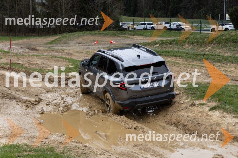 Dacia dan v znamenju terenskih izzivov in testnih voženj