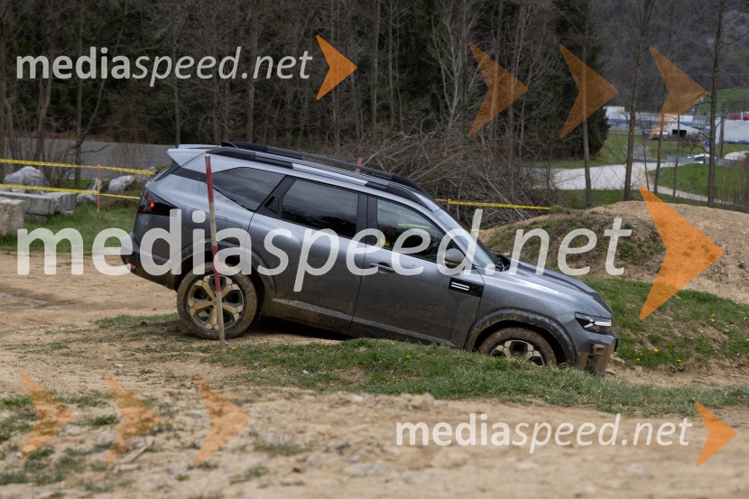 Dacia dan v znamenju terenskih izzivov in testnih voženj