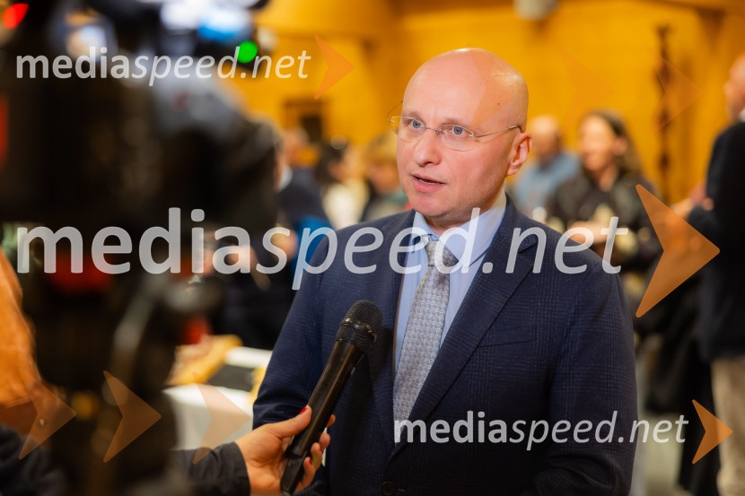 Iskrivo v živo: dr. Kozma Ahačič