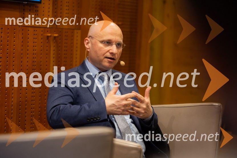 Iskrivo v živo: dr. Kozma Ahačič