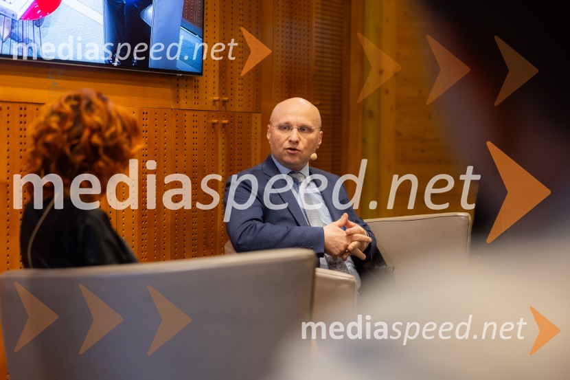 Iskrivo v živo: dr. Kozma Ahačič