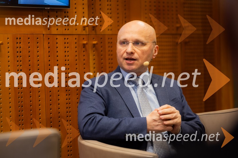 Iskrivo v živo: dr. Kozma Ahačič