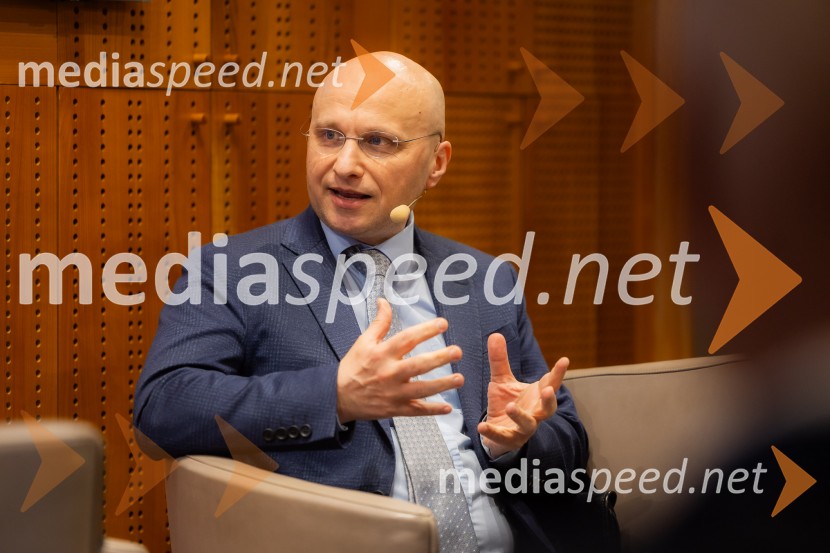 Iskrivo v živo: dr. Kozma Ahačič