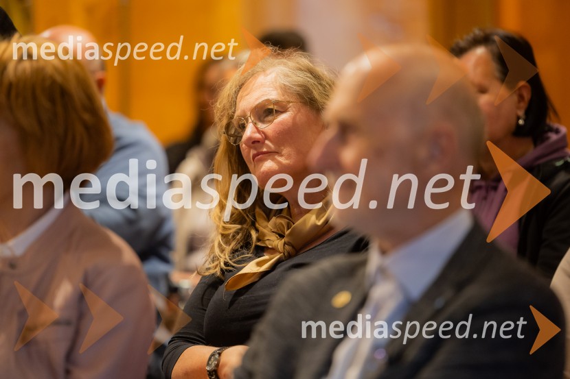 Iskrivo v živo: dr. Kozma Ahačič