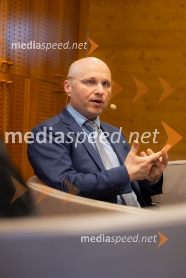 Iskrivo v živo: dr. Kozma Ahačič