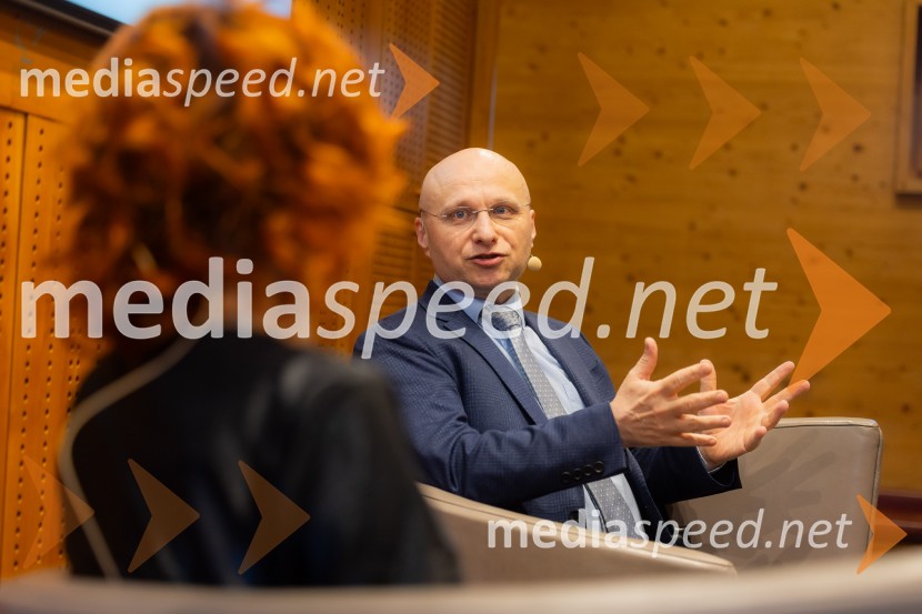 Iskrivo v živo: dr. Kozma Ahačič