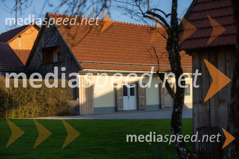 Iskrivo v živo: dr. Kozma Ahačič