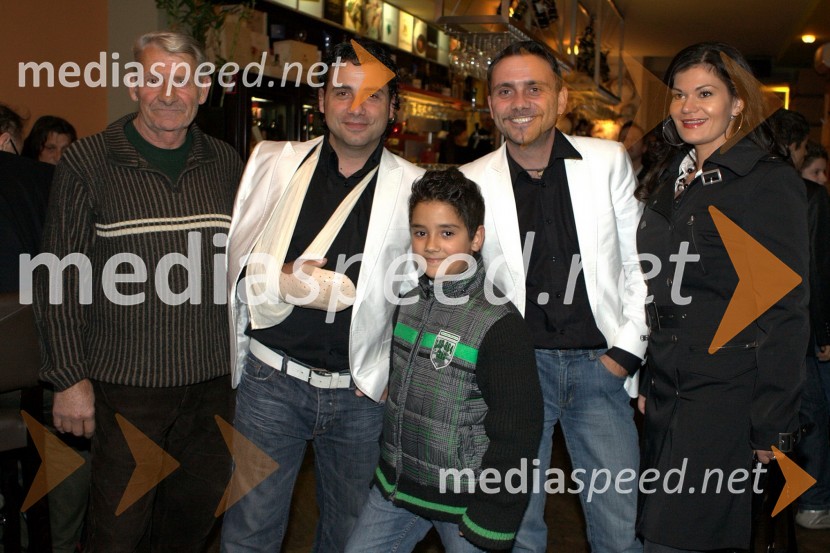 ..., Jože Kontrec, član skupine Langa in sin Dominik ter Mišo Kontrec, član skupine Langa in partnerica TanaSkupina Langa, promocija novega albuma Sunac