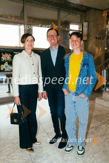 Brezmejno telo, premiera