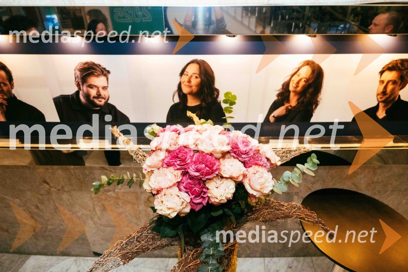 Brezmejno telo, premiera