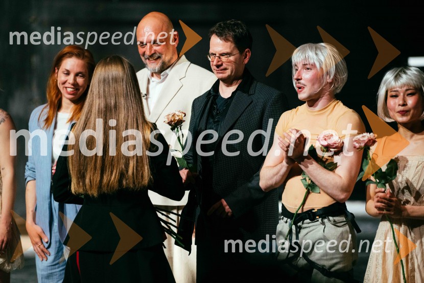 Brezmejno telo, premiera