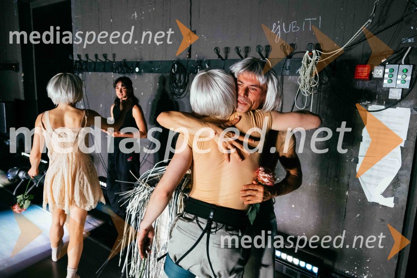 Brezmejno telo, premiera