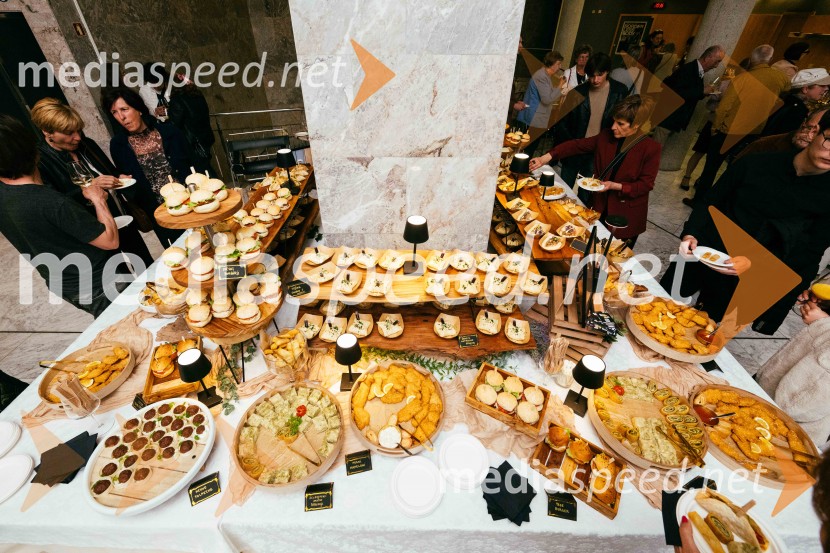 Brezmejno telo, premiera