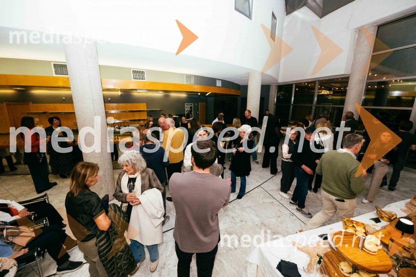 Brezmejno telo, premiera