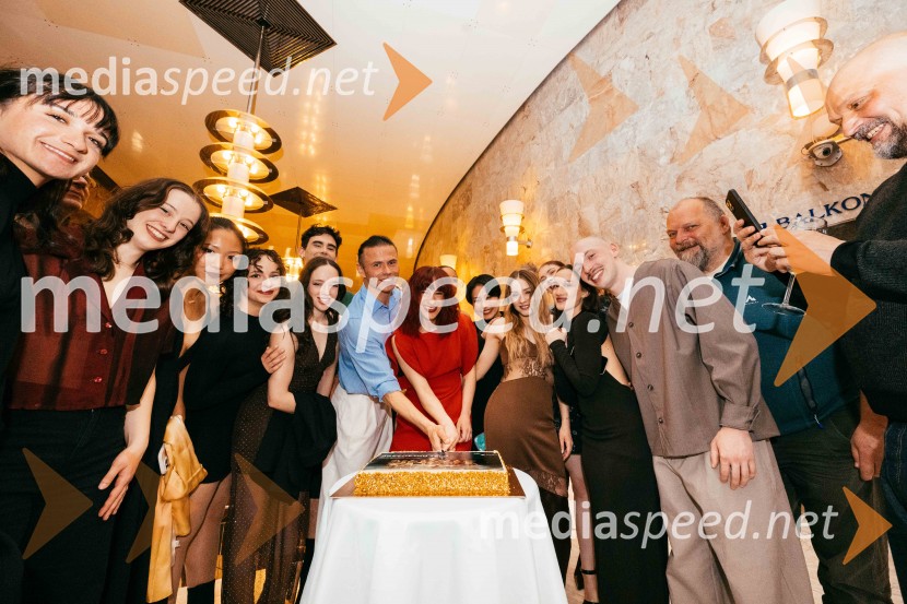 Brezmejno telo, premiera