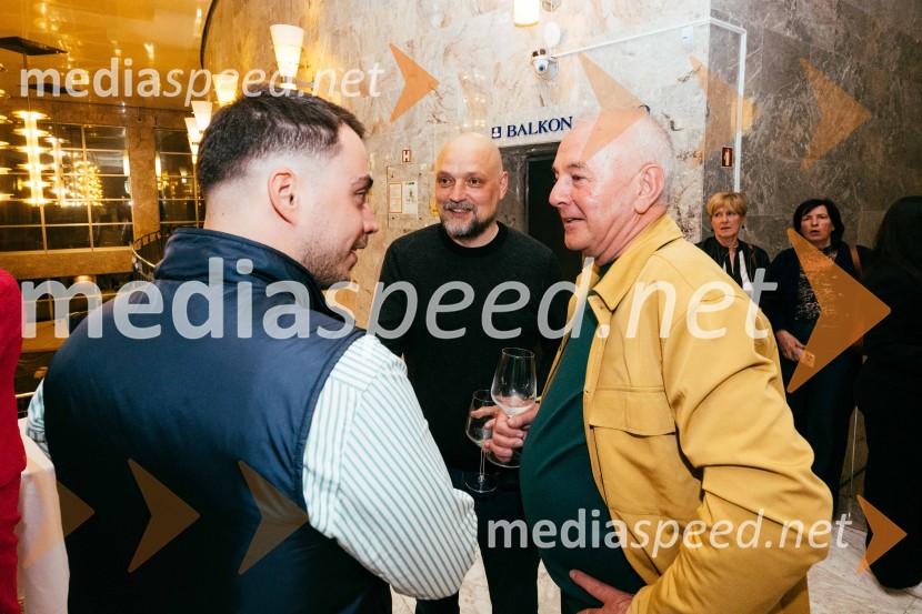 Brezmejno telo, premiera