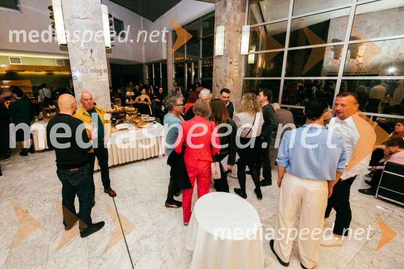 Brezmejno telo, premiera