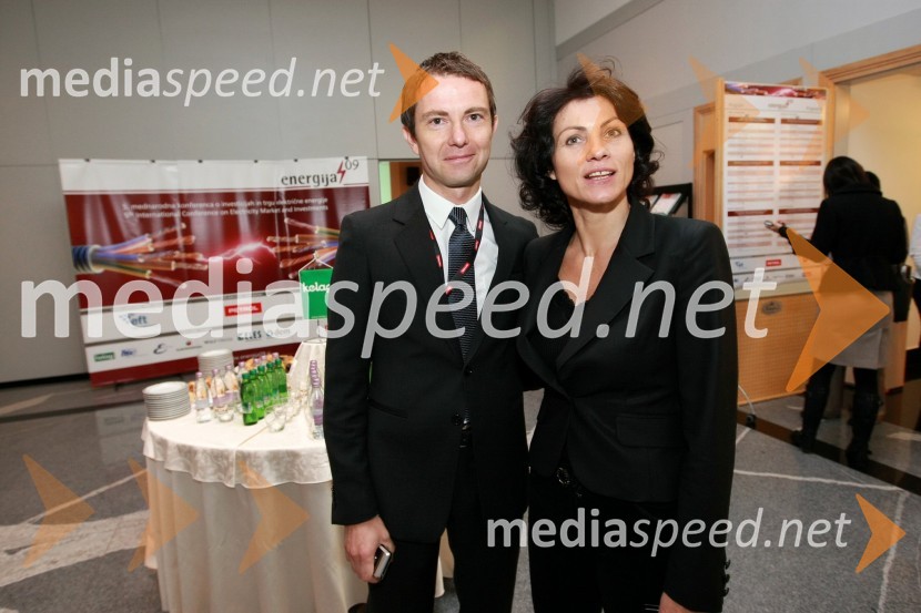 Tomaž Orešič, EFT Group in predsedujoči konferenci in Sabina Hobacher, direktorica in lastnica agencije PR PlusEnergija 2009, 5. mednarodna energetska konferenca