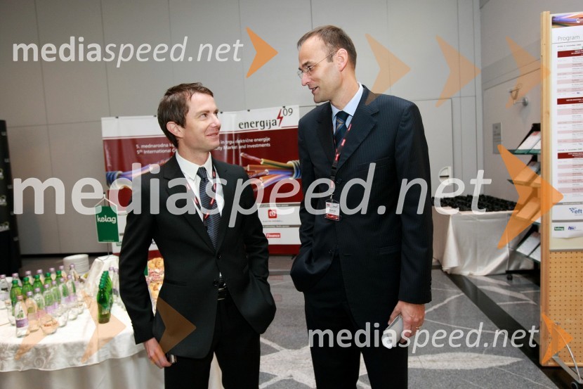 Tomaž Orešič, EFT Group in predsedujoči konferenci in mag. Aleksander Salkič, vodja službe za odnose z javnostmi Petrol d.d.Energija 2009, 5. mednarodna energetska konferenca