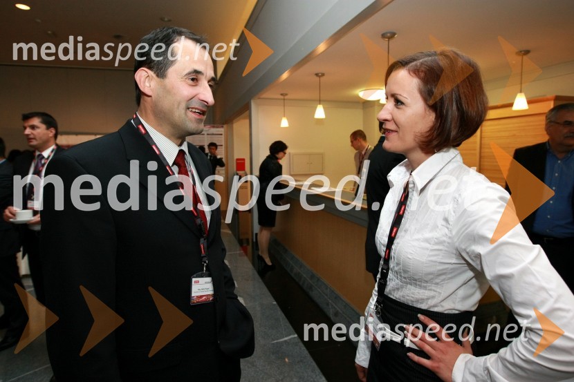 Mag. Janez Kopač, generalni direktor Direktorata za energijo, Ministrstvo za gospodarstvo Republike Slovenije in Majda Dodevska, DeloEnergija 2009, 5. mednarodna energetska konferenca