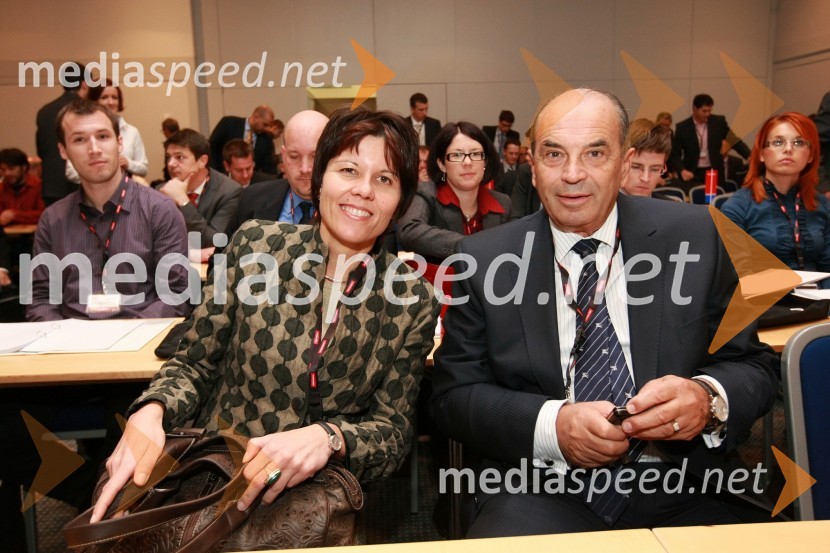 Mag. Aleksandra Podgornik, direktorica Štajerske gospodarske zbornice in dr. Roman Glaser, generalni direktor podjetja Perutnina PtujEnergija 2009, 5. mednarodna energetska konferenca