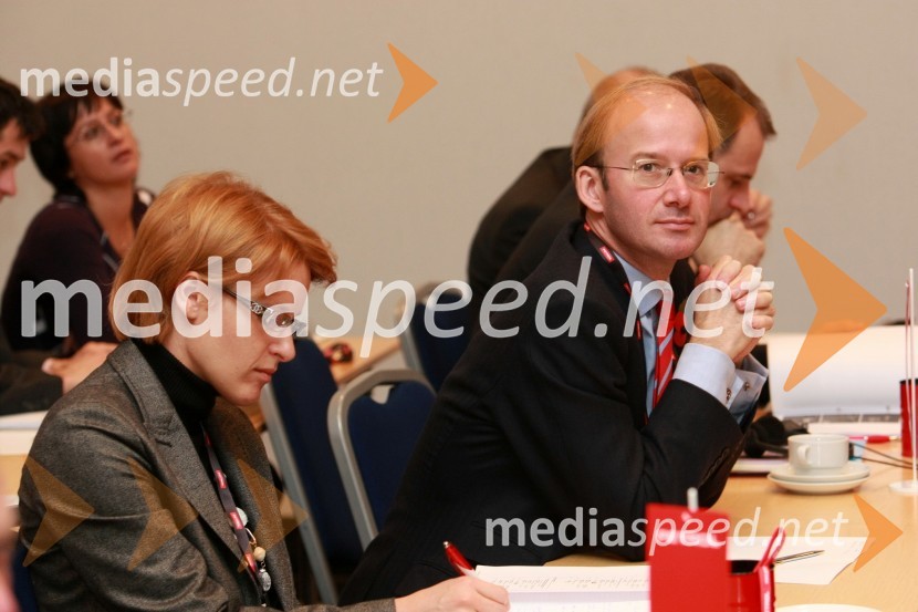 Alenka Černe, veleposlaništvo Velike Britanije in Andrew Page, veleposlanik Velike BritanijeEnergija 2009, 5. mednarodna energetska konferenca