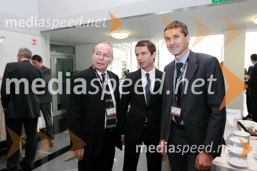 Srečko Debelak, svetovalec pri A.T. Kearney, Tomaž Orešič, EFT Group in predsedujoči konferenci in Alan Perc, direktor podjetja Energetika MariborEnergija 2009, 5. mednarodna energetska konferenca