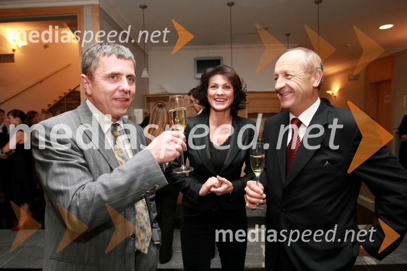 ..., Sabina Hobacher, direktorica in lastnica agencije PR Plus in Branko Pavlin, predsednik uprave časopisne družbe DnevnikEnergija 2009, 5. mednarodna energetska konferenca