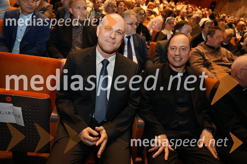 dr. Samo Repolusk, ravnatelj Škofijske gimnazije Antona Martina Slomška;  ... Dobrodelni koncert Zavoda Antona Martina Slomška