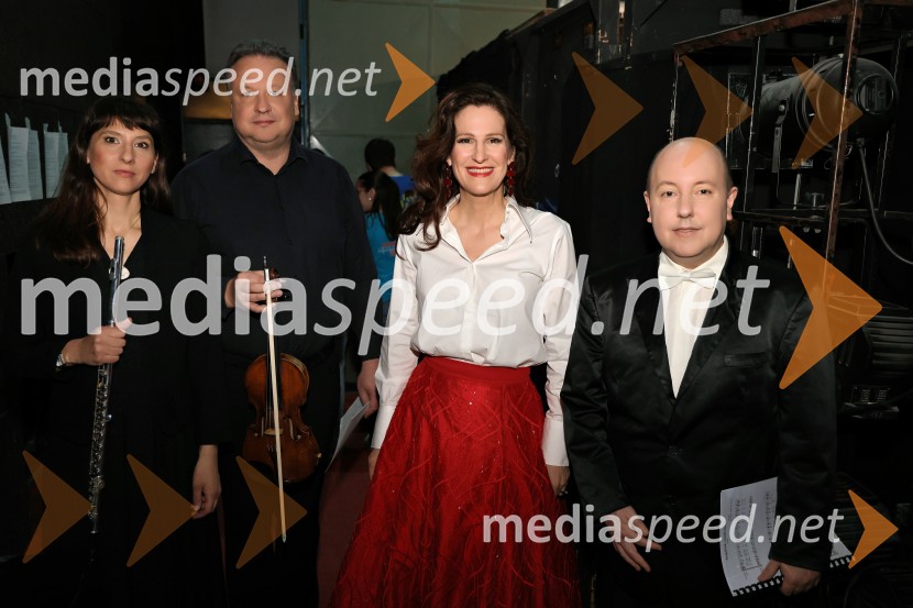  ... ;  ... ;  Manca Izmajlova, pevka;  ... Dobrodelni koncert Zavoda Antona Martina Slomška