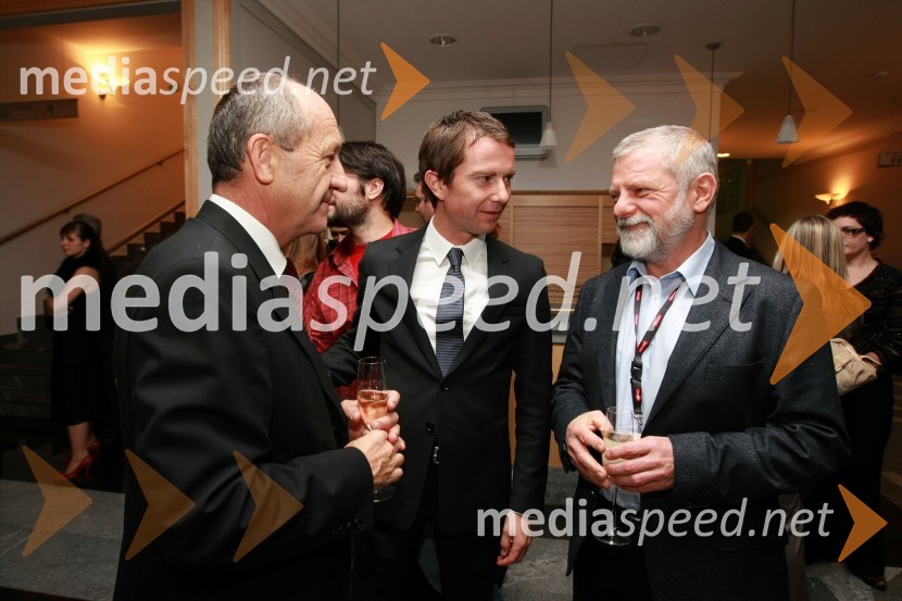 Branko Pavlin, predsednik uprave časopisne družbe Dnevnik, Tomaž Orešič, EFT Group in predsedujoči konferenci in Vuk Hamović, generalni direktor EFT GroupEnergija 2009, 5. mednarodna energetska konferenca