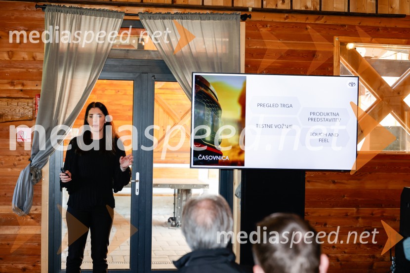 Toyota RAV4, tiskovna konferenca