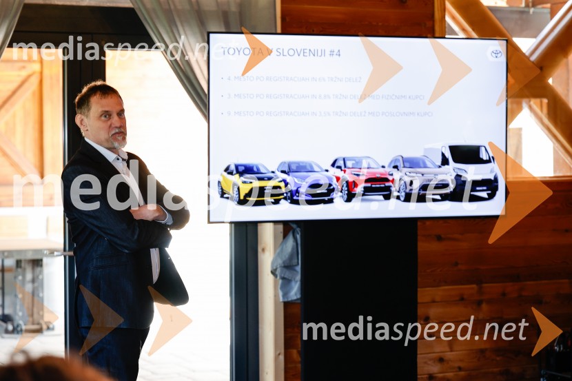 Toyota RAV4, tiskovna konferenca