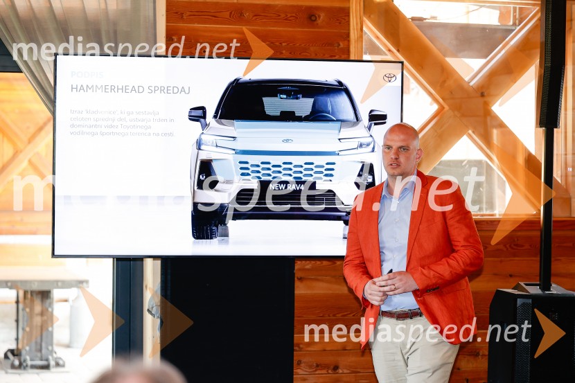 Toyota RAV4, tiskovna konferenca