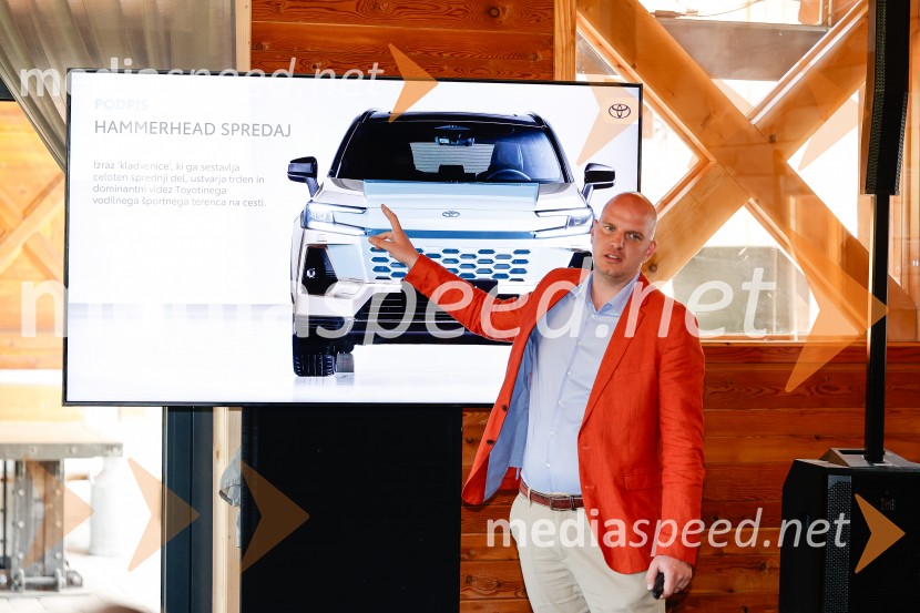 Toyota RAV4, tiskovna konferenca