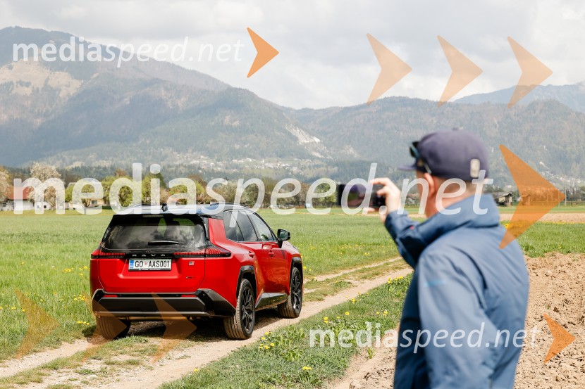 Toyota RAV4, tiskovna konferenca